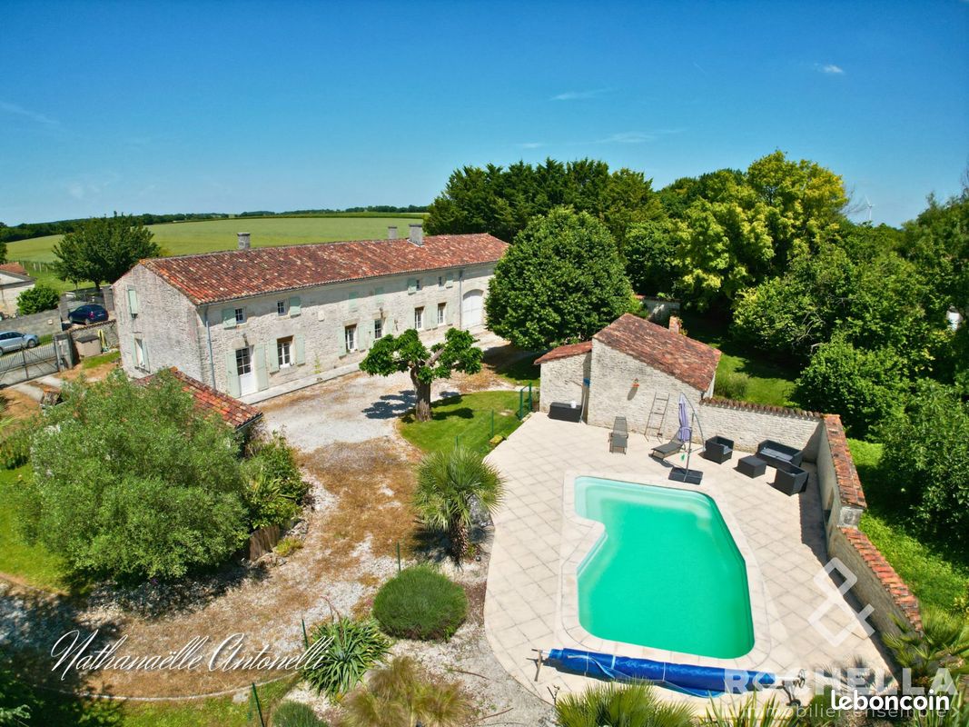 Maison 6 pièces 177 m² · à La Brousse · 177 m² · 338 000 €