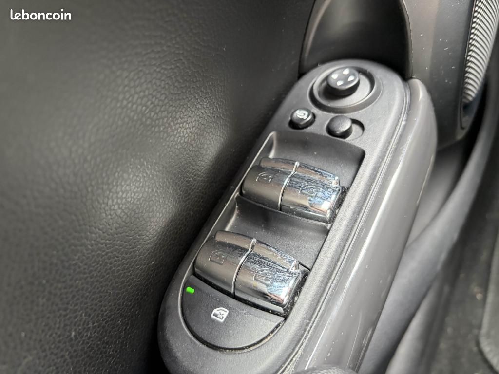MINI MINI 1.5i 136CH BVA 5P F55 LCI Cooper Business Design PHASE 2 / Caméra / CarPlay (image 20)