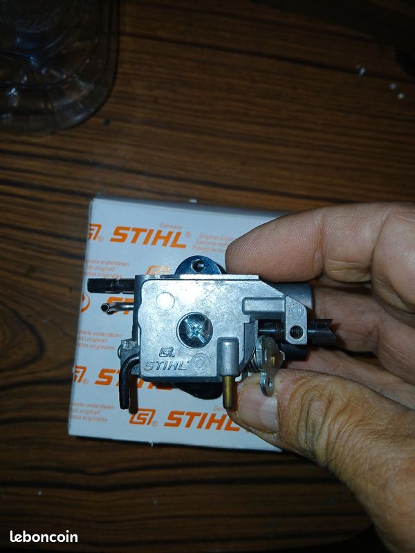 Carburateur neuf d origine stihl Pour tronçonneuse stihl ms 150 PRIX FERME (image 1)
