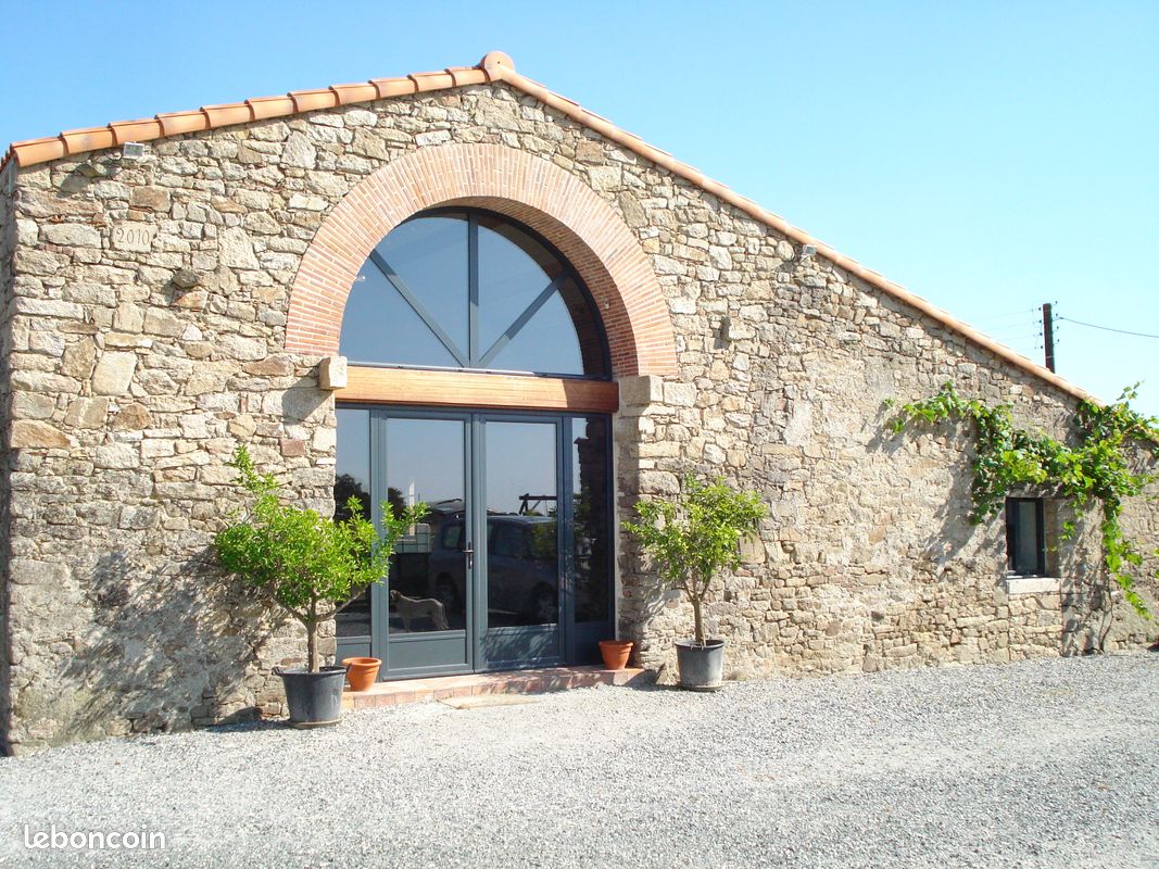 Local commercial 4 pièces 200 m² · à Clisson · 200 m² · 950 €/mois