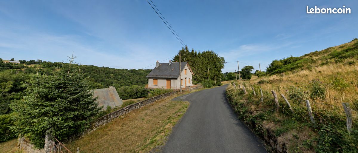 Maison au coeur des monts du Cantal - Vue panoramique - 150m2 (image 1)