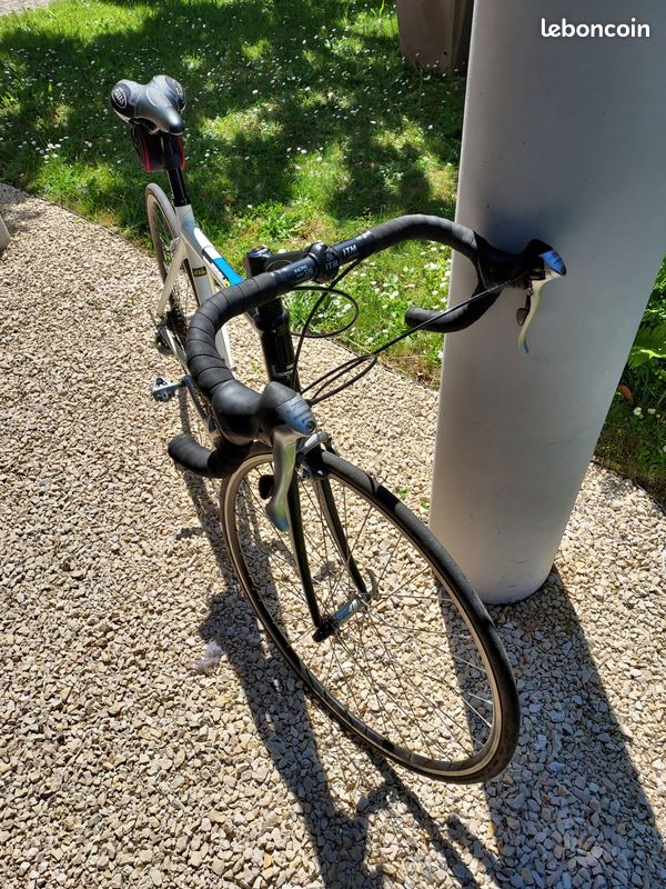 Vélo de route (image 1)