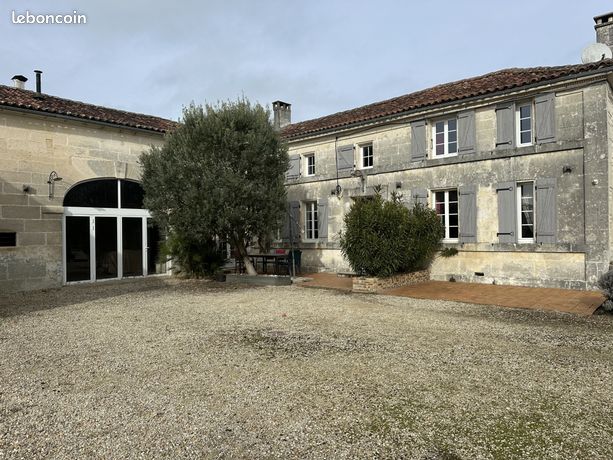 Maison 7 pièces 230 m²