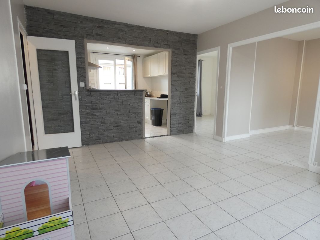 Appartement 4 pièces 62 m² · à Roussillon · 62 m² · 640 €/mois