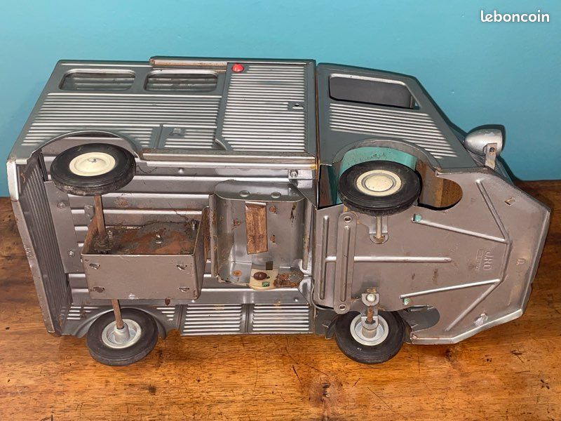 Citroen Type H fourgon Esso Extra Motor Oil - sold out by Busch - SNC