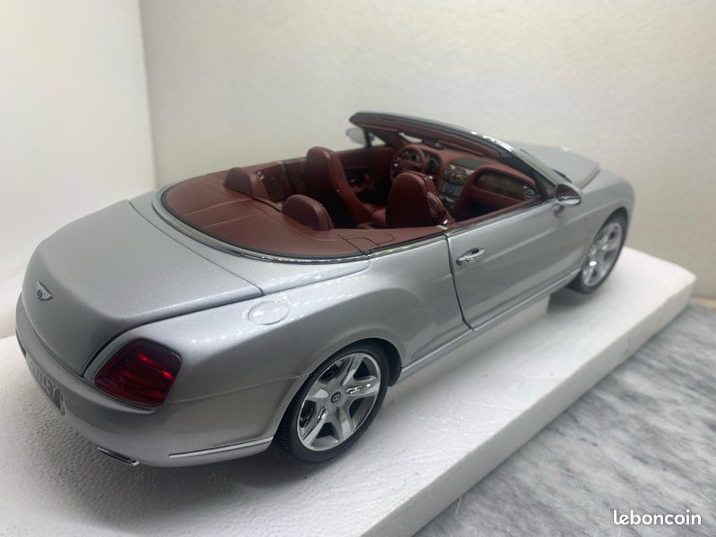 Bentley Continental GTC Cabriolet 2006 grise Minichamps 1/18 - Collection