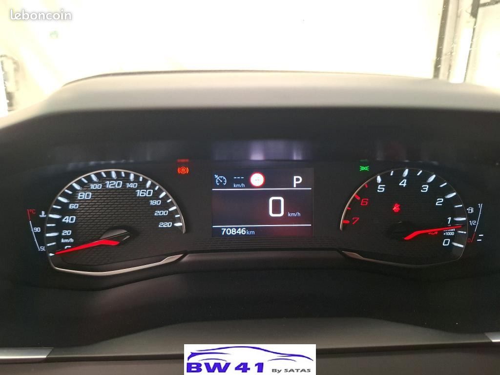 Peugeot 2008 BLUEHDI 130 S&S EAT8 ALLURE BUSINESS (image 6)