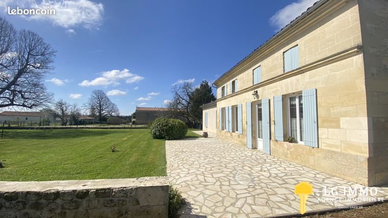 Maison 7 pièces 194 m²