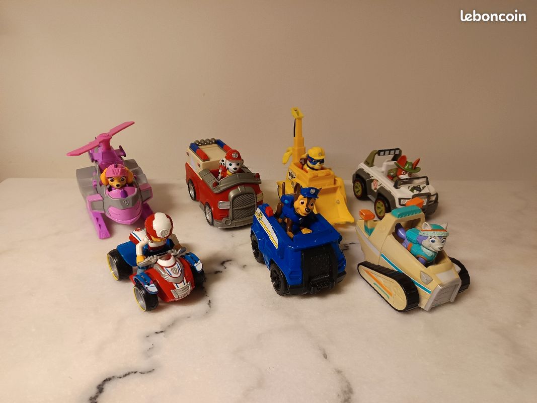 Lot de 7 véhicules Pat Patrouille et leur figurine (image 1)
