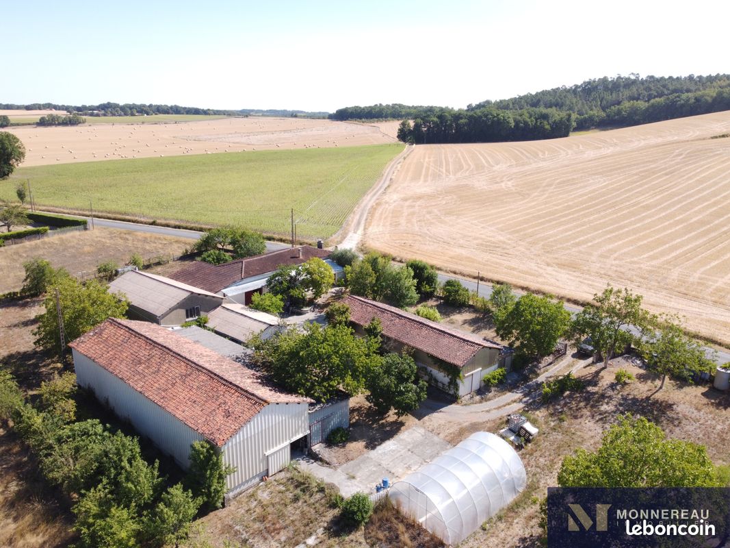 Maison 5 pièces 138 m² · à Brie-sous-Chalais · 138 m² · 145 125 €