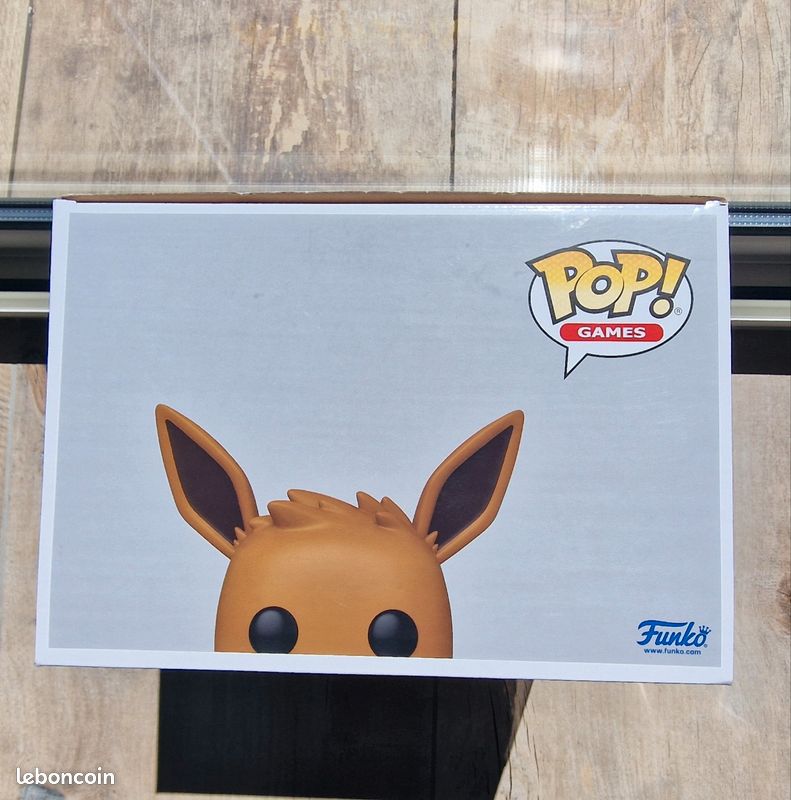 Figurine Pop Pokémon #540 pas cher : Eevee - Evoli (EMEA) - 25 cm