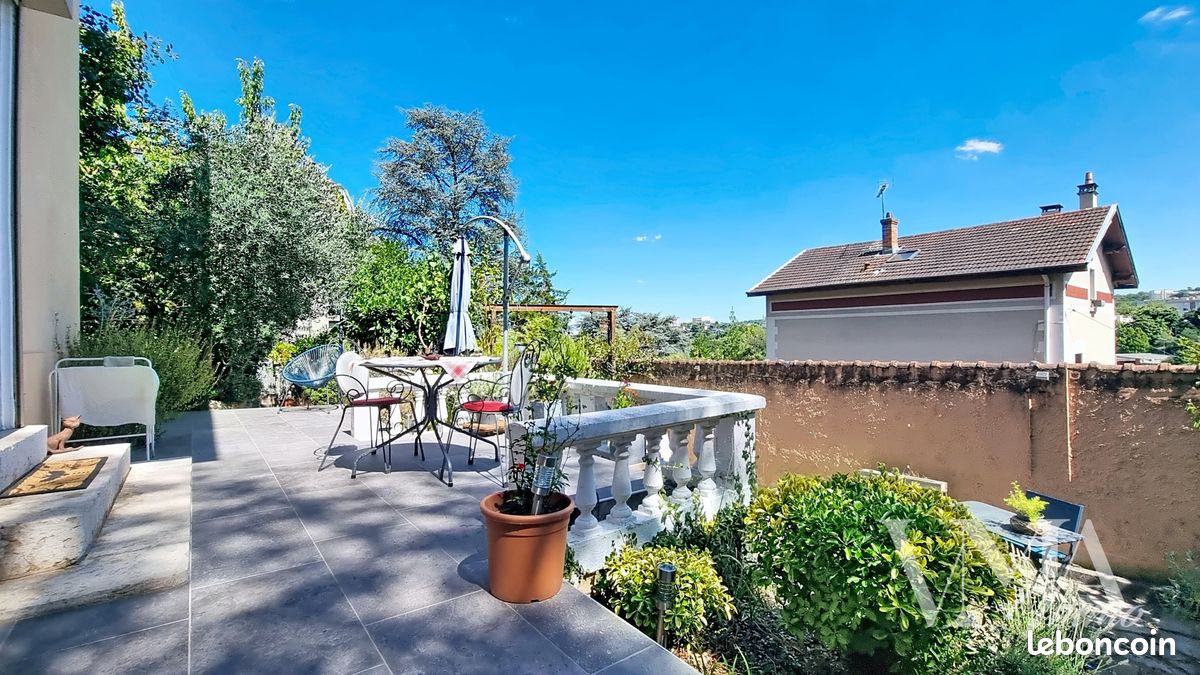 Maison 5 pièces 90 m² · à Écully · 90 m² · 450 000 €