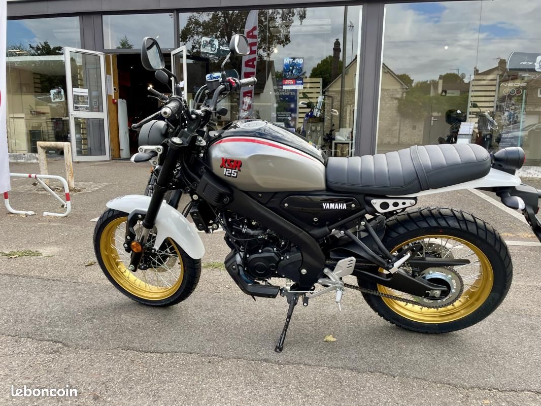 Yamaha XSR 125 Legacy (image 4)