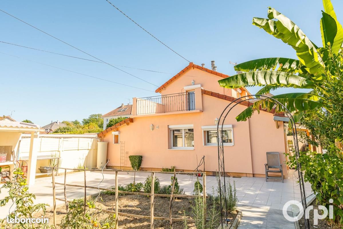 Maison 5 pièces 120 m² · à Pontault-Combault · 120 m² · 399 000 €