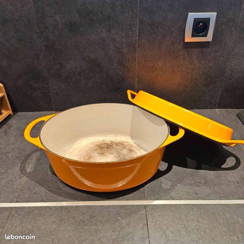 Cocotte Doufeu Ovale en Fonte 32 cm Volcanique Le Creuset : achat