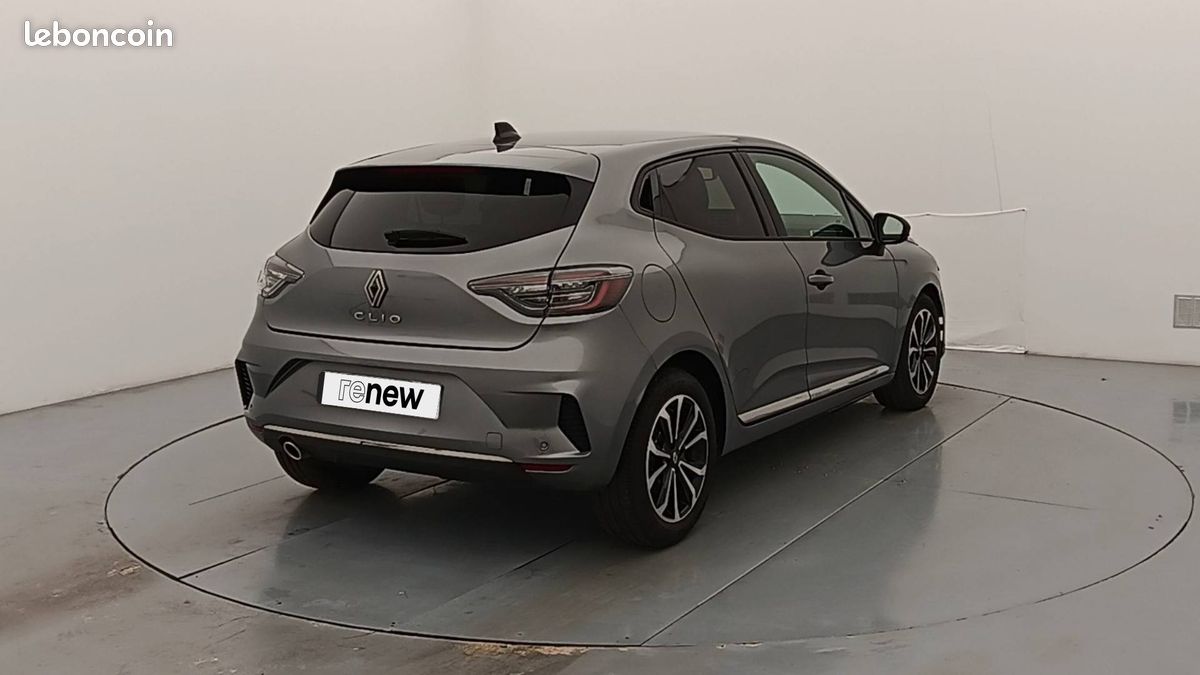 Renault clio tce 90 ch gsr2 techno (image 2)