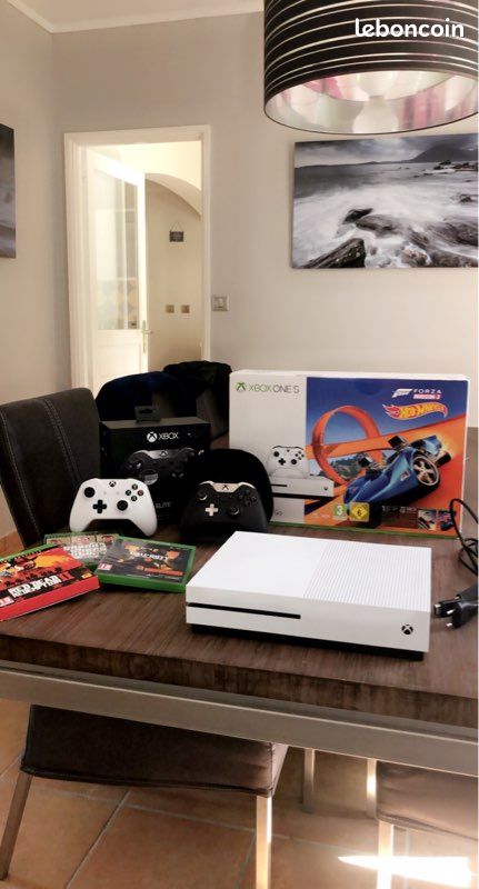 Xbox One S (image 3)