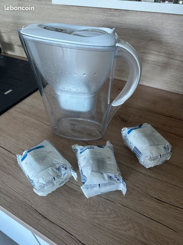 Brita Marella Carafe Filtrante 2,4 Litres - 12 Filtres Maxtra+ Inclus - Réduit Calcaire, Chlore, Métaux - Blanche