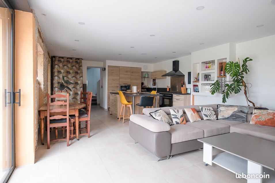 Maison 9 pièces 300 m² · à Limas · 300 m² · 480 000 €