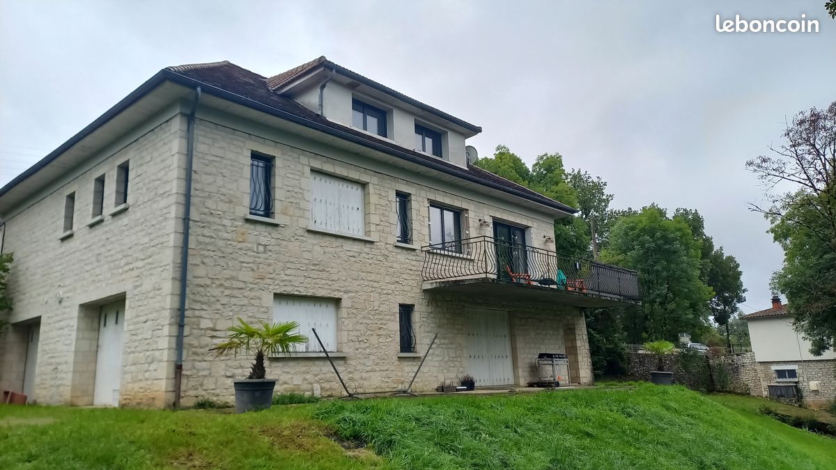 Maison 10 pièces 200 m² · à Gramat · 200 m² · 300 000 €