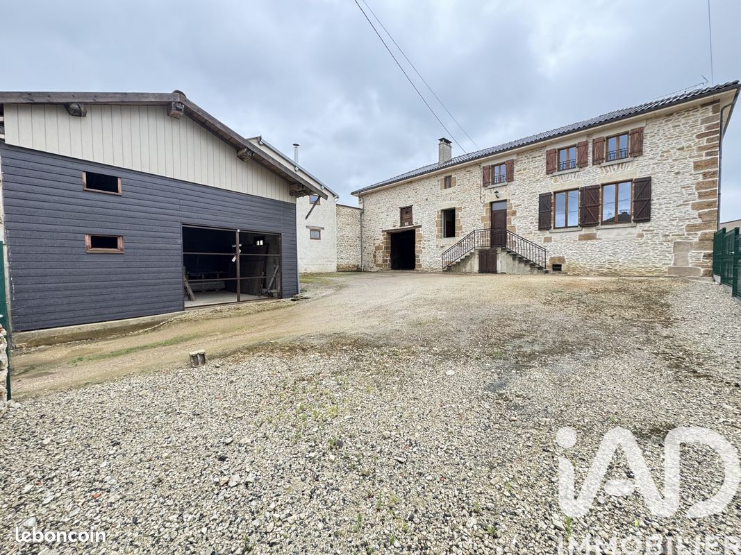 Maison 6 pièces 137 m² · à Sommevoire · 137 m² · 188 000 €