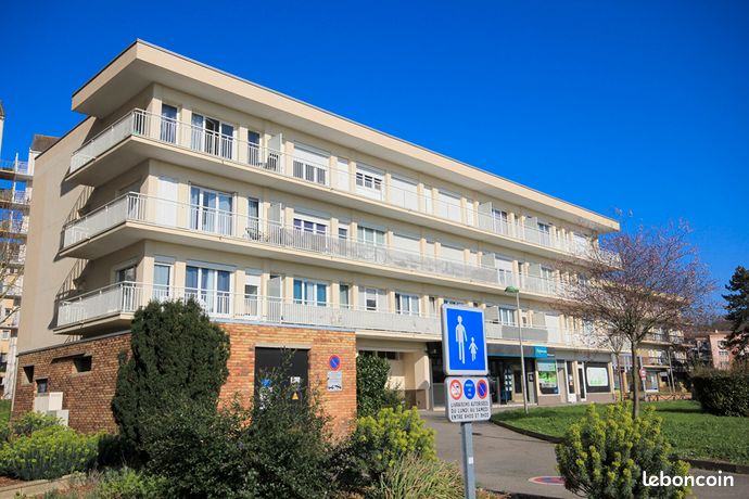 Studio 1 pièce 28 m²