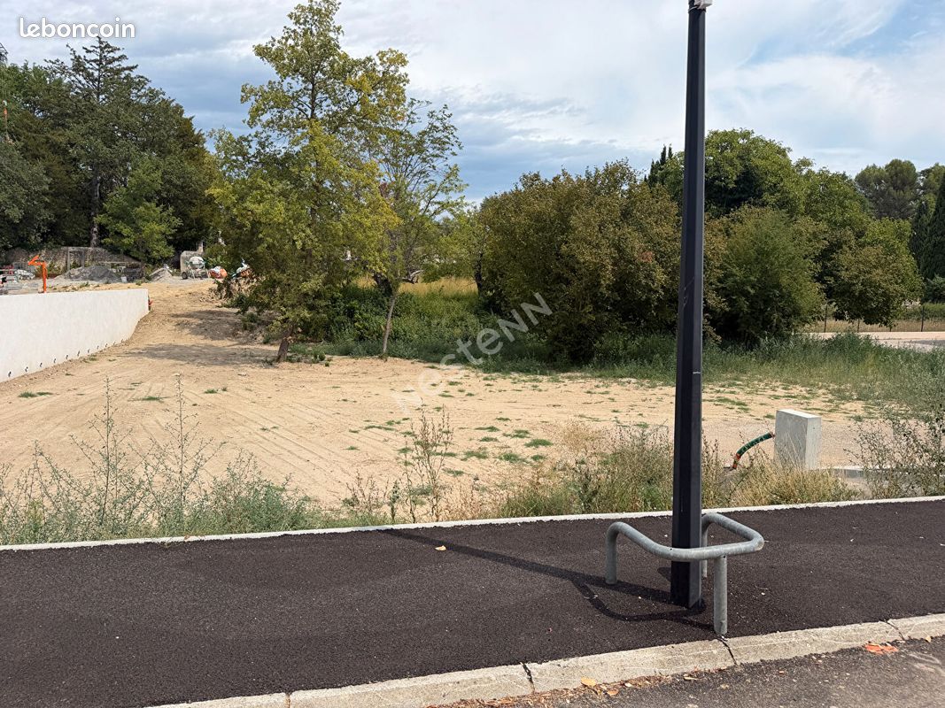 Terrain 644 m² · à Ansouis · 644 m² · 178 000 €