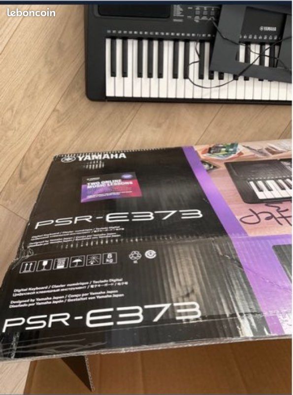 Piano et trépied (image 1)