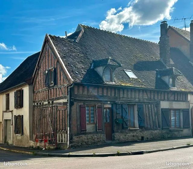 Maison 6 pièces 137 m² · à Villeneuve-l'Archevêque · 137 m² · 59 000 €