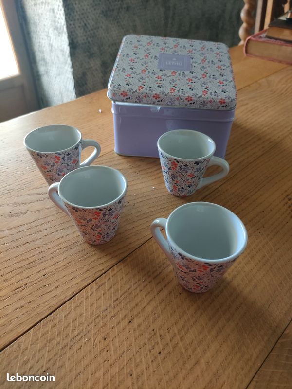 Service à Café Geneviève Lethu Harmonie - 1 Verseuse, 4 Tasses Et Sous-tasses - Porcelaine Beige - 2001