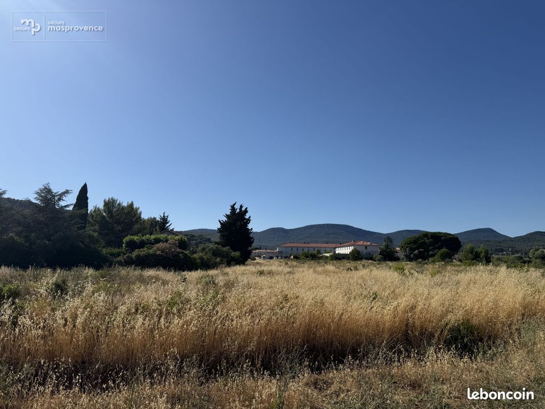 Terrain à bâtir de 147 m² à CUERS (83) · 113 000 €