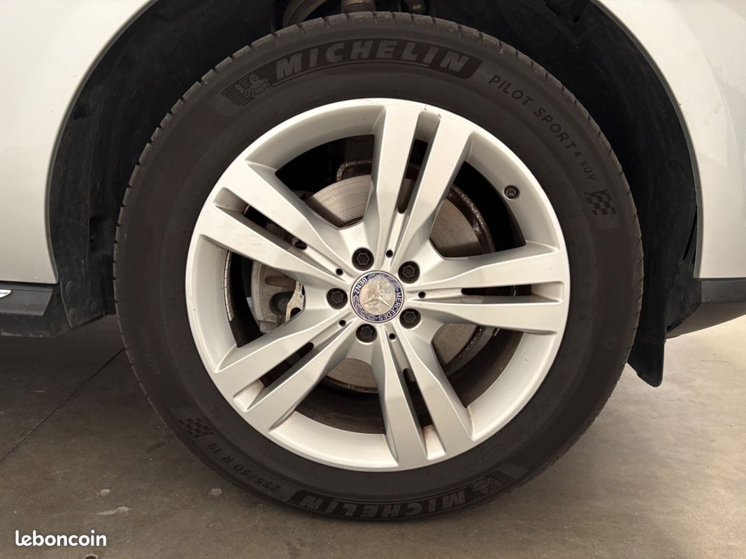 Mercedes ML 250 CDI 7G-DCT / ENTRETIEN MERCEDES / TOIT OUVRANT PANO / ATTELAGE / SIEGES AV ELEC & CHAUFFANTS (image 36)