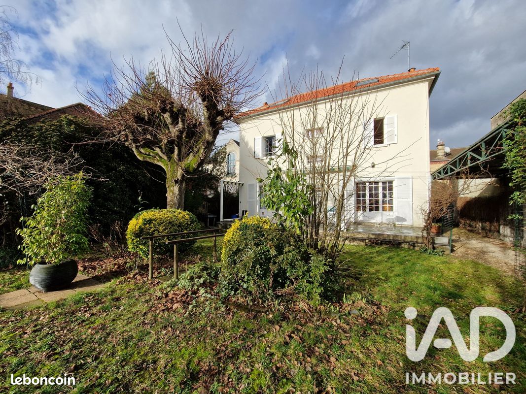 Maison 6 pièces 145 m² · à Dammarie-les-Lys · 145 m² · 307 000 €