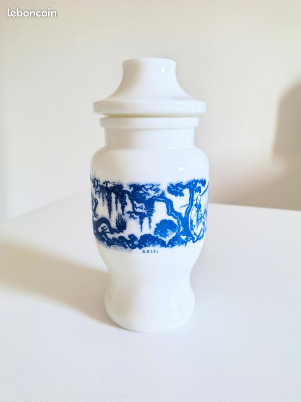 Pot vintage Ariel en verre opalin blanc décor bleu (image 1)