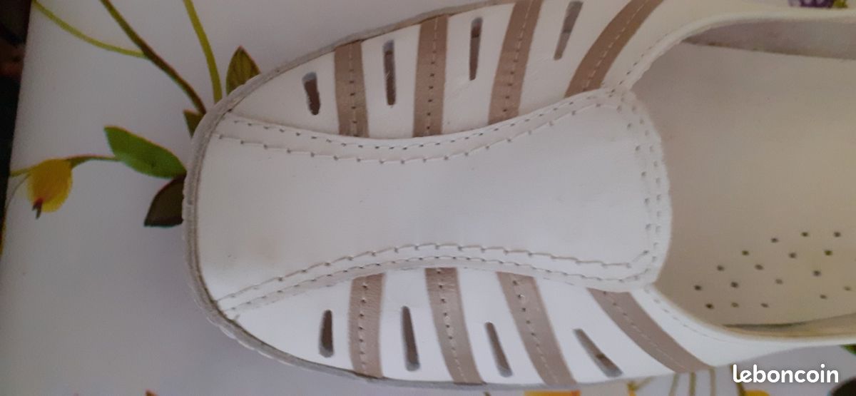 Mocassins blancs cuirs, quasi neufs, très souples, Taille 39, marque BESSON, portées 2 ou 3 fois (image 5)