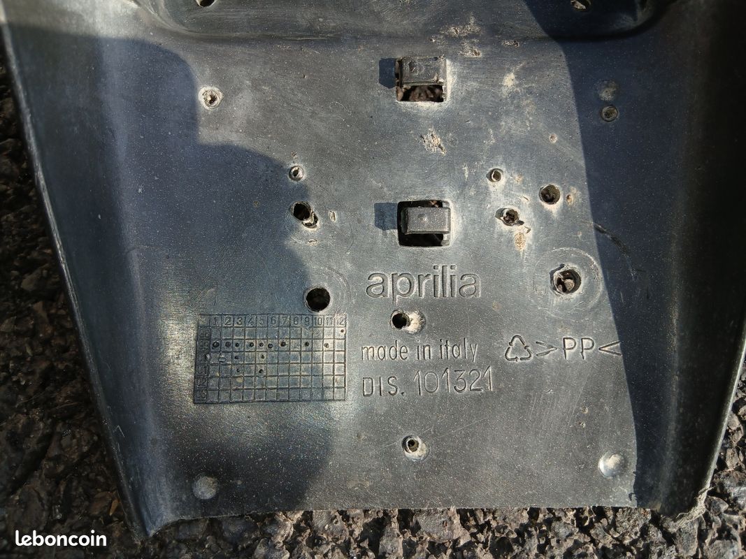 Phare arrière, bavette arrière, feu arrière avec clignotants et faisceau d'origine pour Aprilia SR 50 2T refroidissement à air de 2001 et autres comme Ditech... (image 3)