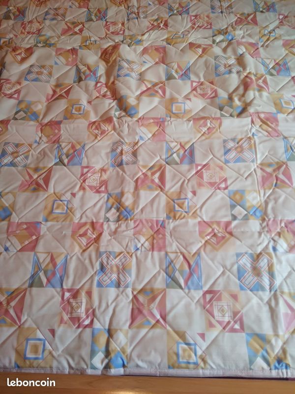 Plaid matelassé Neuf (image 1)