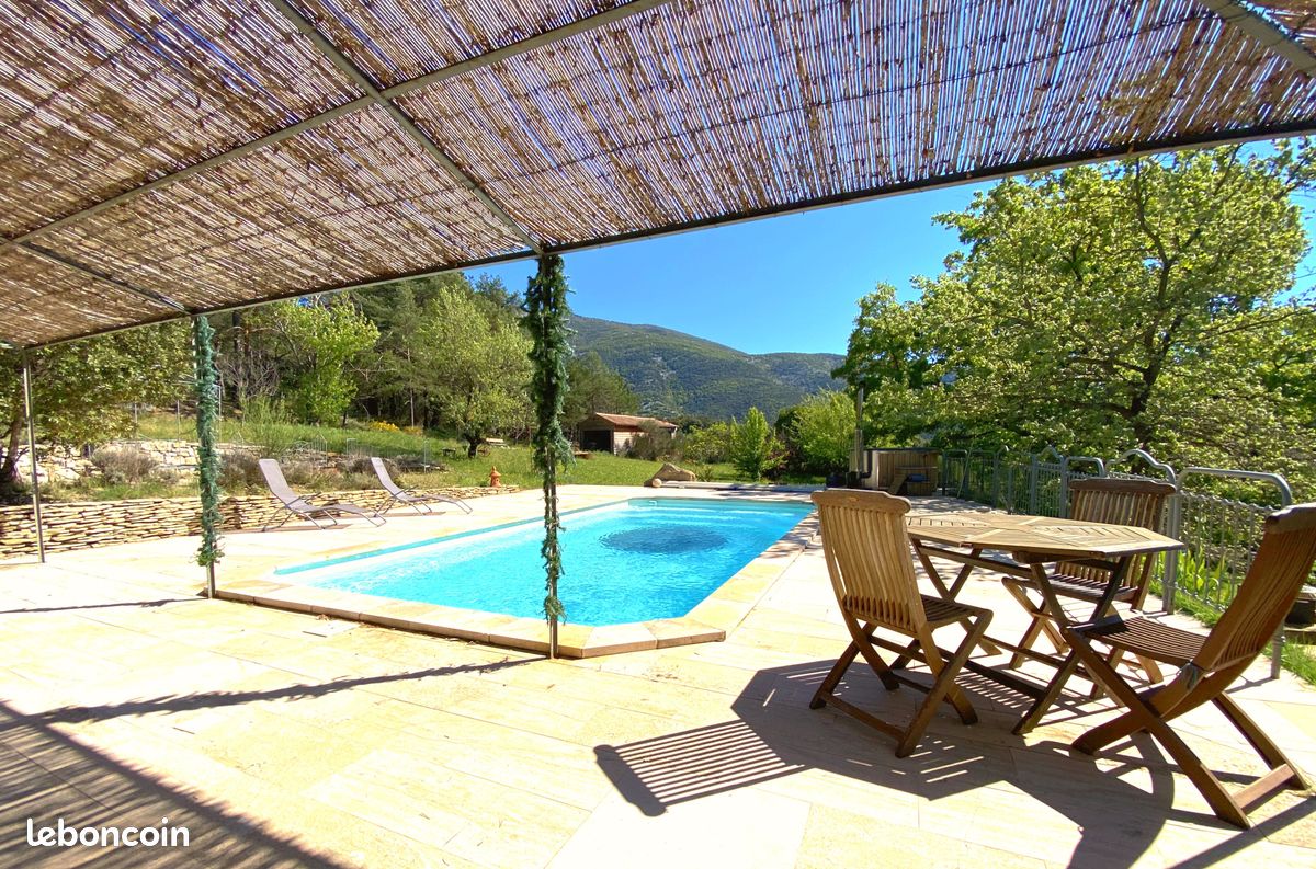 Maison 11 pièces 280 m² · à Vaison-la-Romaine · 280 m² · 599 000 €