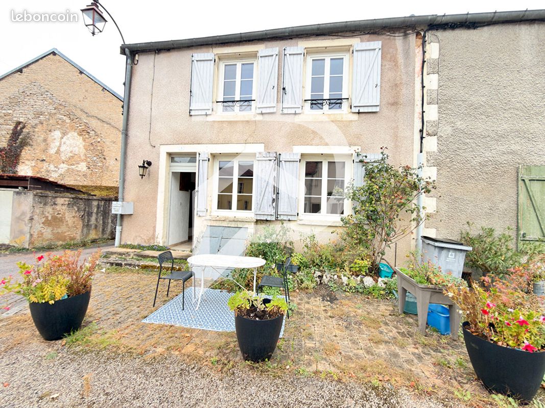 Maison 5 pièces 117 m² · à Poulangy · 117 m² · 100 000 €