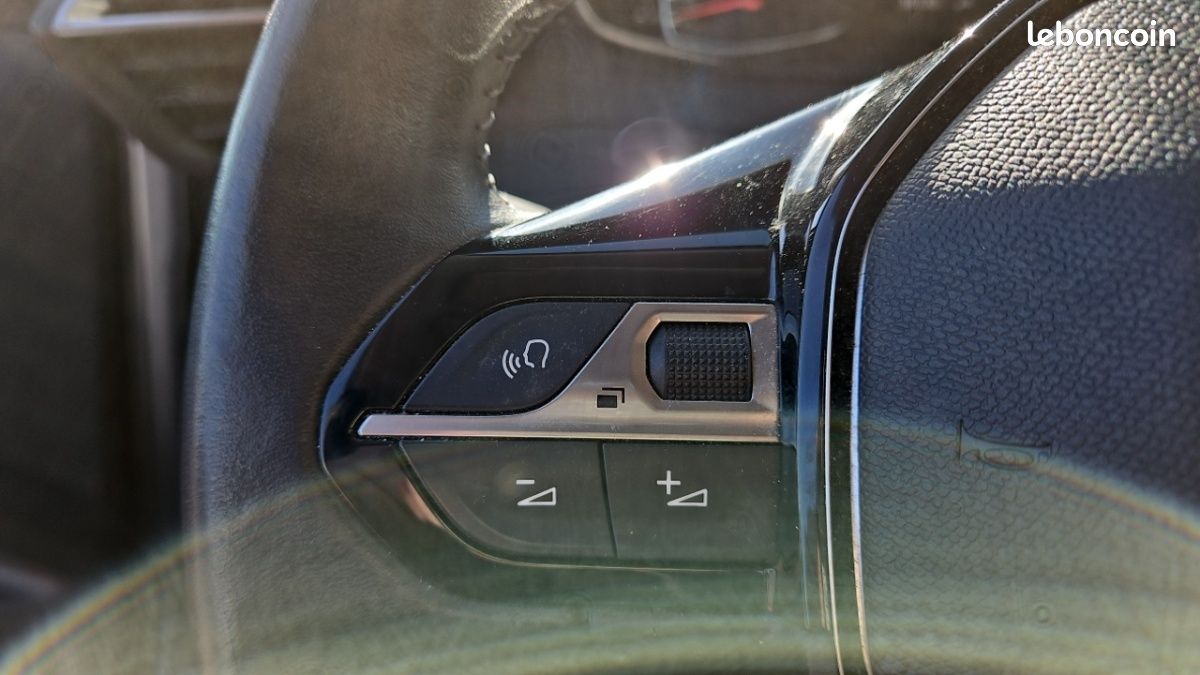Peugeot 2008 PURETECH 130 SS BVM6 STYLE (image 19)