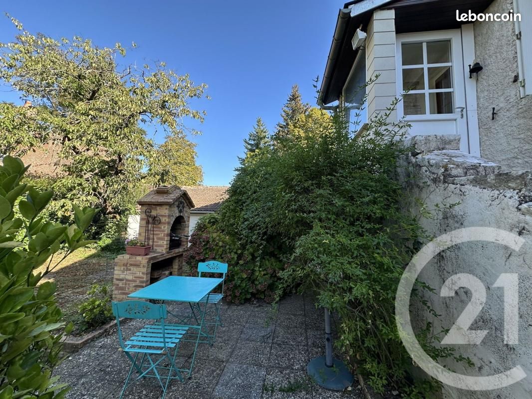 Maison 5 pièces 114 m² · à Sigloy · 114 m² · 252 000 €