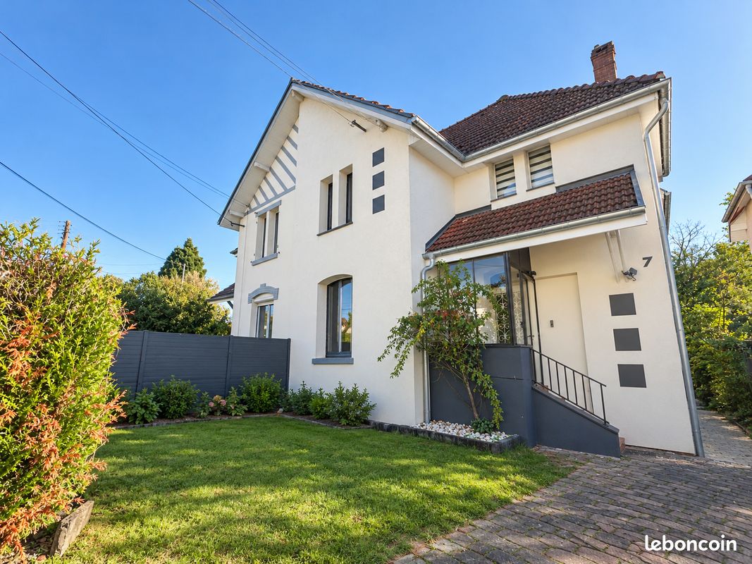 Maison 9 pièces 154 m² · à Audincourt · 154 m² · 170 000 €