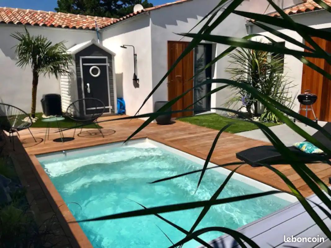 Proche plage, charmante petite villa avec piscine chauffée, animaux acceptés (image 1)