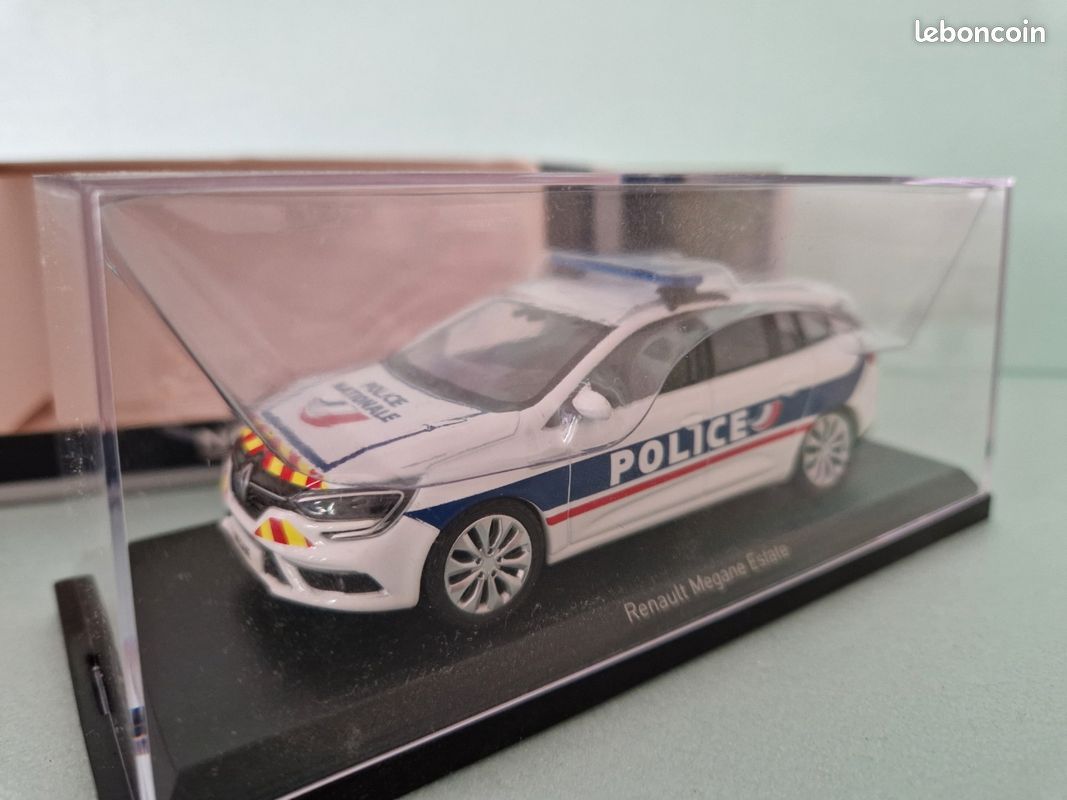 Voiture Miniature de Collection - NOREV 1/43 - RENAULT Megane Estate - Blanc - Jeux - Jouets