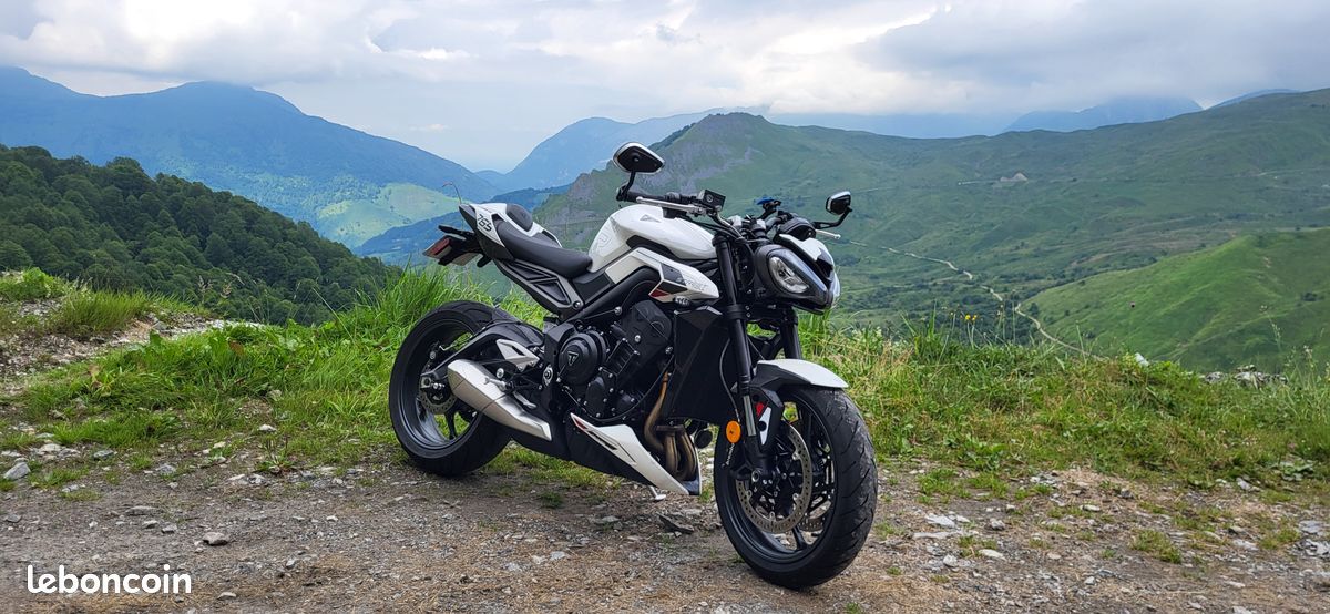 Triumph Street Triple R (image 2)