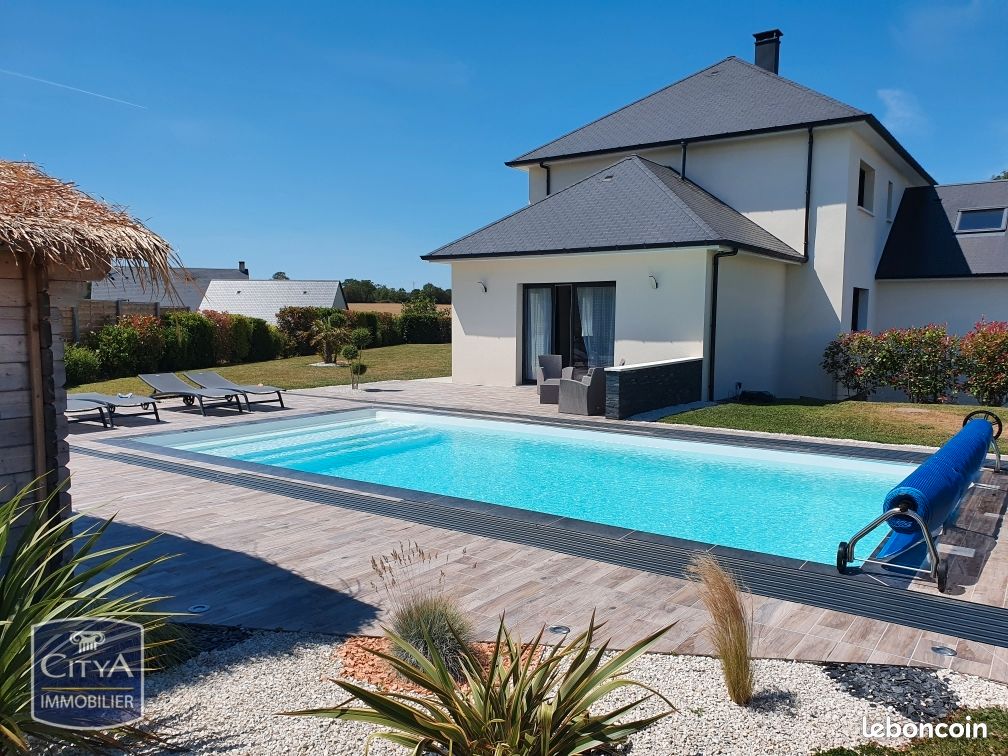 Maison 9 pièces 256 m² · à Souleuvre en Bocage · 256 m² · 499 000 €