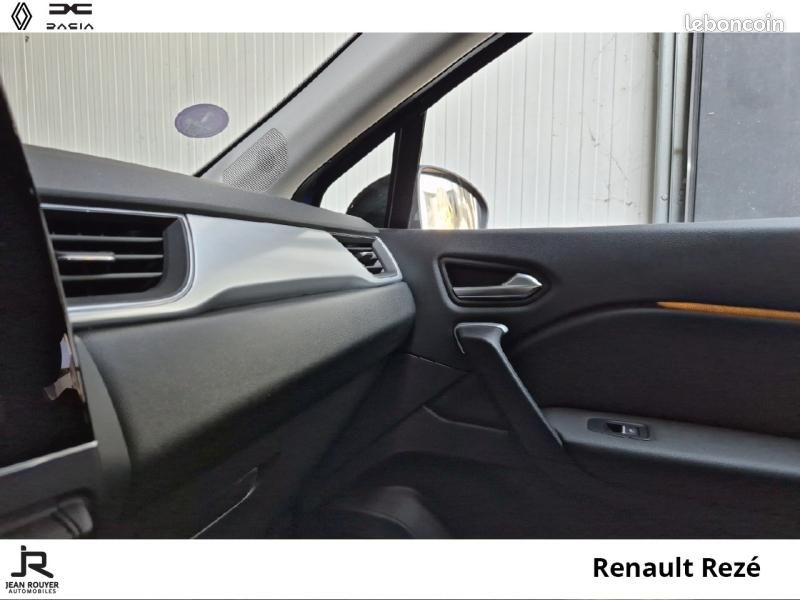 Renault Captur 1.6 E-Tech hybride 145ch Techno Fast Track (image 24)