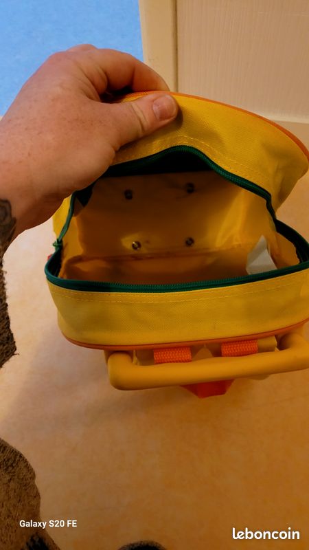 Sac à roulettes + petit sac cars (image 4)