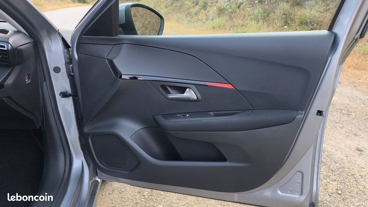 Peugeot 208 1.2 PureTech 100 Active (image 24)