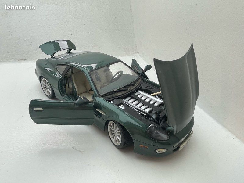 Aston Martin DB7 Vantage V12 Miniature 1/18 – Maisto, Verte, Portes Ouvrantes